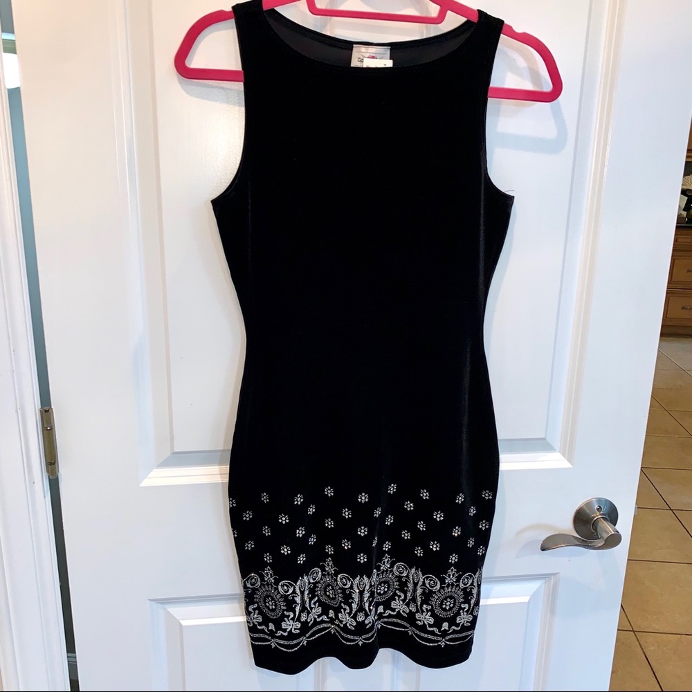 Women’s SZ M GoGo GIRLS Black Velvet Dress BNWT